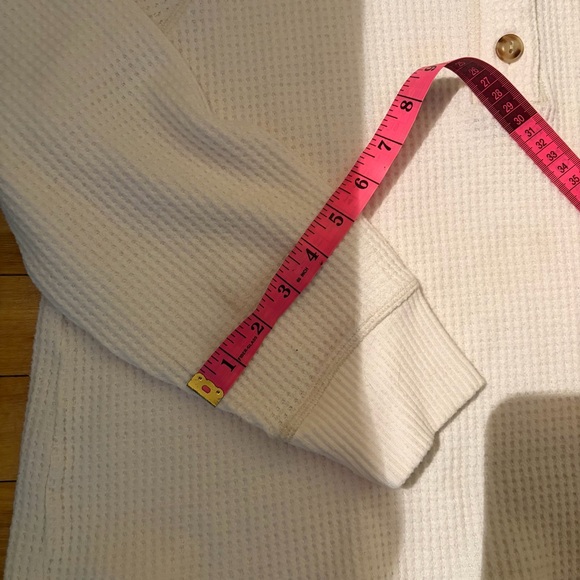 Old Navy Plush-Knit Waffle Henley – Large – Long Sleeve - Picture 8 of 9